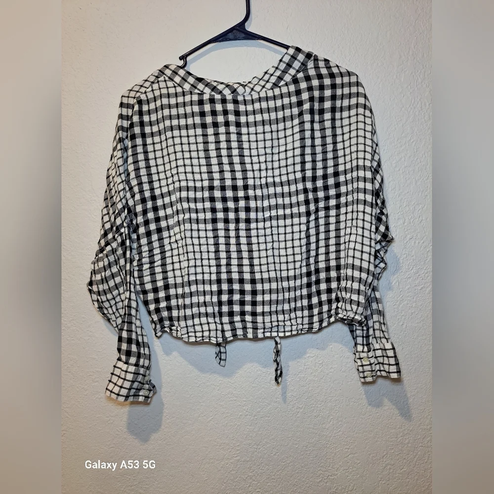 Express Black and White Tie Front Crop Blouse